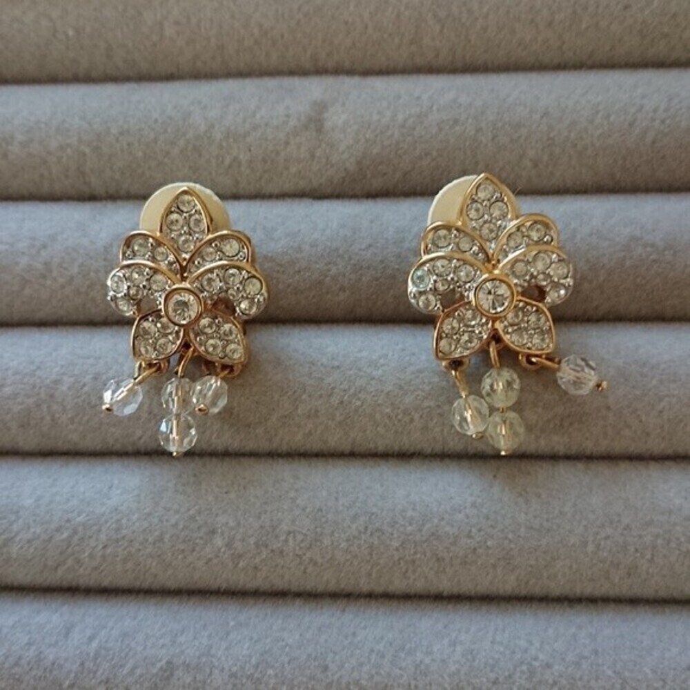 Swarovski Fleur De Lis style CLIP On earrings